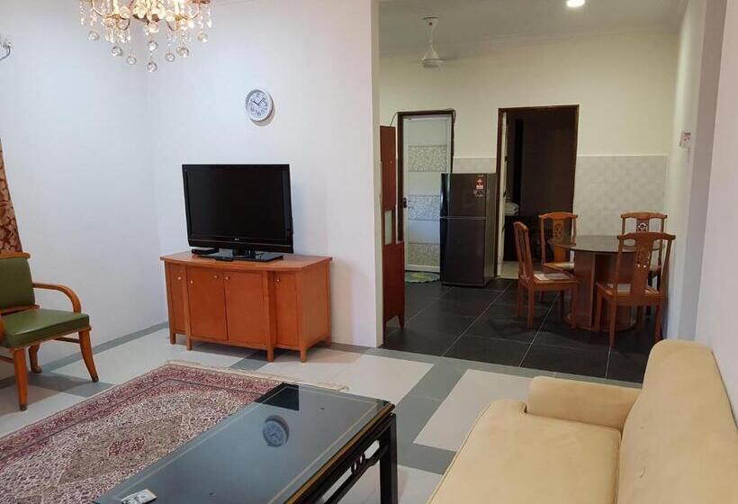 پانسیون Mri Residence   Homestay In Sg Buloh With Swimming Pool   No Pork&alcohol Allowed