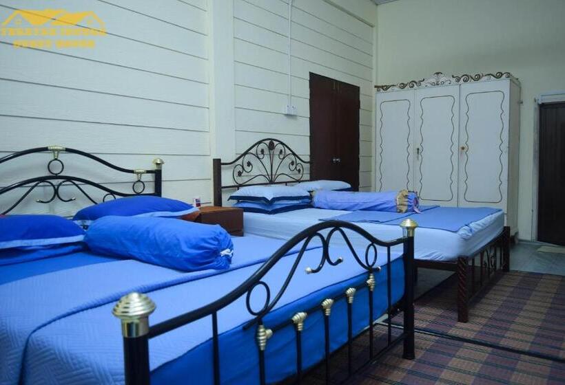 پانسیون Teratak Ibunda Guest House