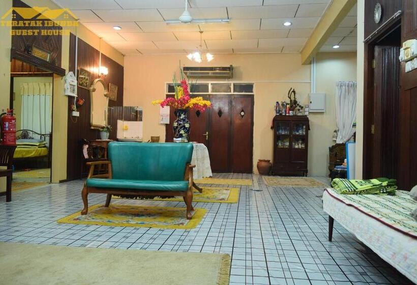 پانسیون Teratak Ibunda Guest House