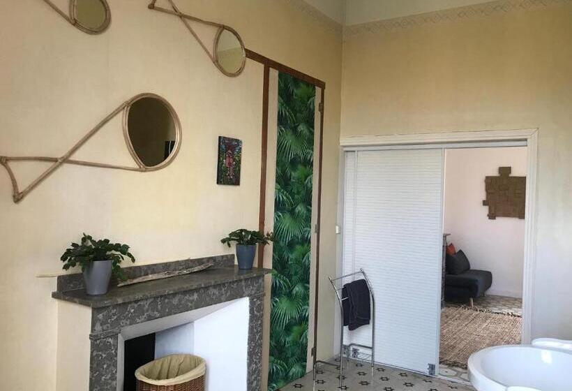 ベッドアンドブレックファースト La Casa Deva   Maison D Artistes