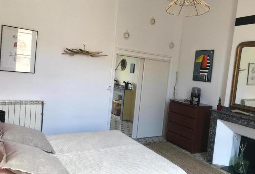 ベッドアンドブレックファースト La Casa Deva   Maison D Artistes