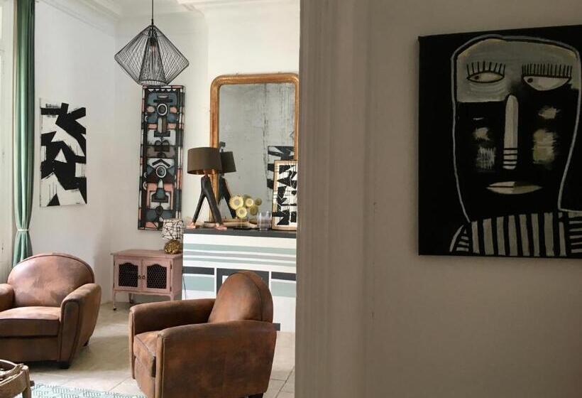 ベッドアンドブレックファースト La Casa Deva   Maison D Artistes