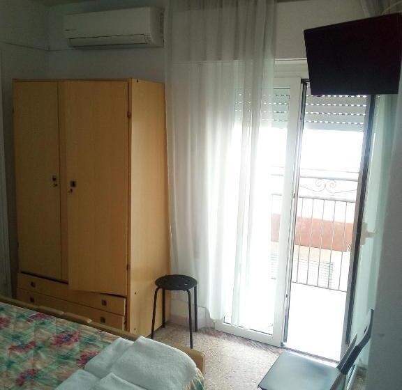 فندق Atene Albergo Riccione