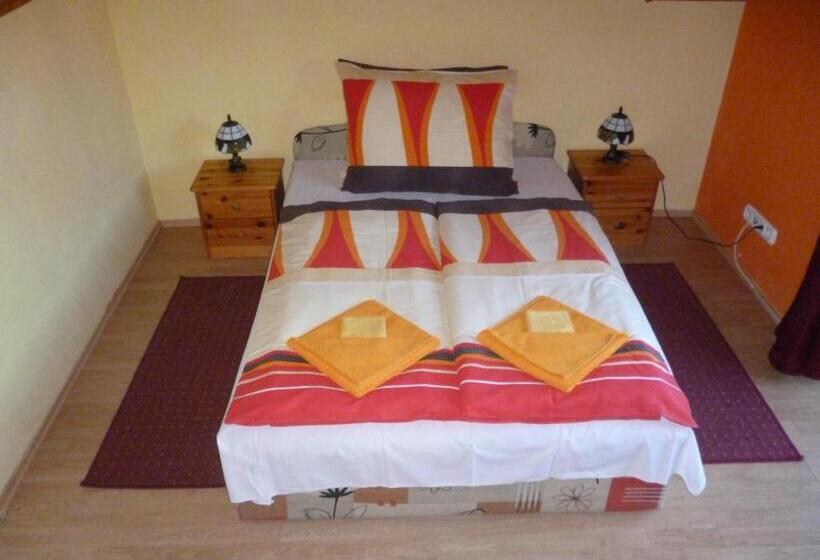 膳宿费 Napkorong Fogadó és Vendégház