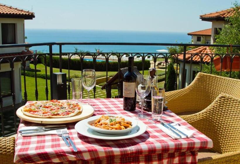 استراحتگاه Bell Tower At Blacksearama Golf&villas