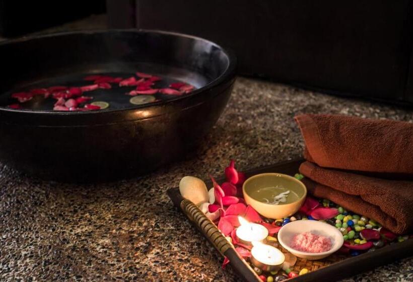 Tok Aman Bali Beach Resort @ Beachfront