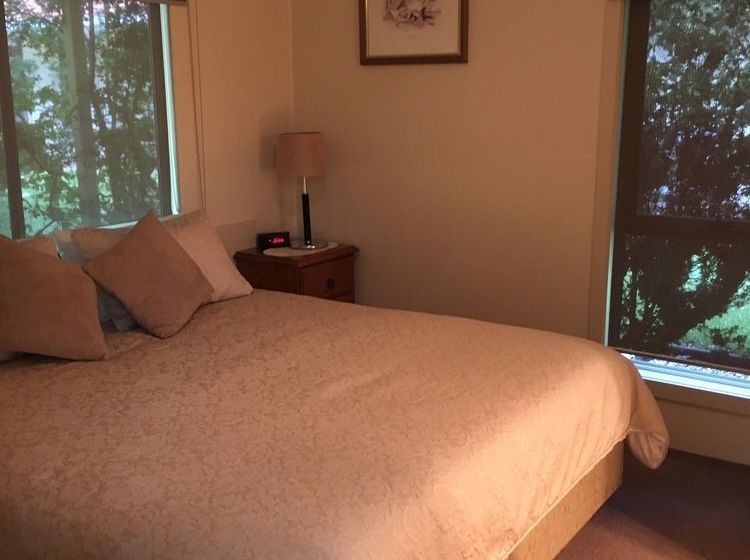 Aarinda Holiday Apartments