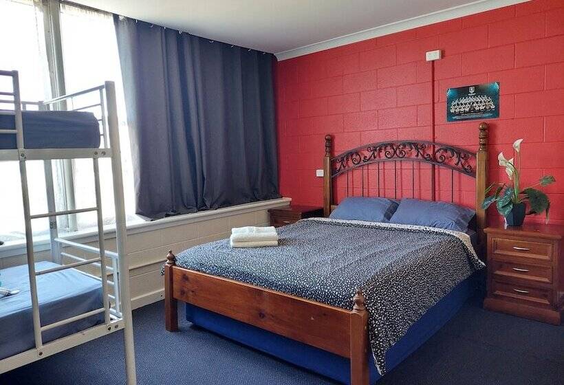 فندق صغير Port Adelaide Backpackers