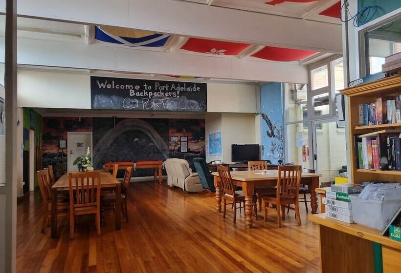 فندق صغير Port Adelaide Backpackers