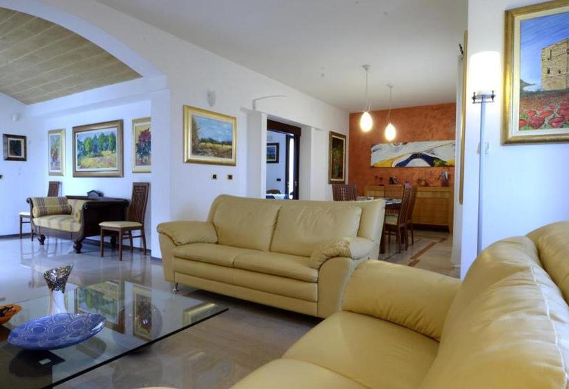 ベッドアンドブレックファースト Casa Karina Sun&pool&relax