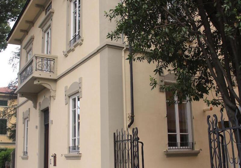 تختخواب و صبحانه Lucca In Villa Lucrezia