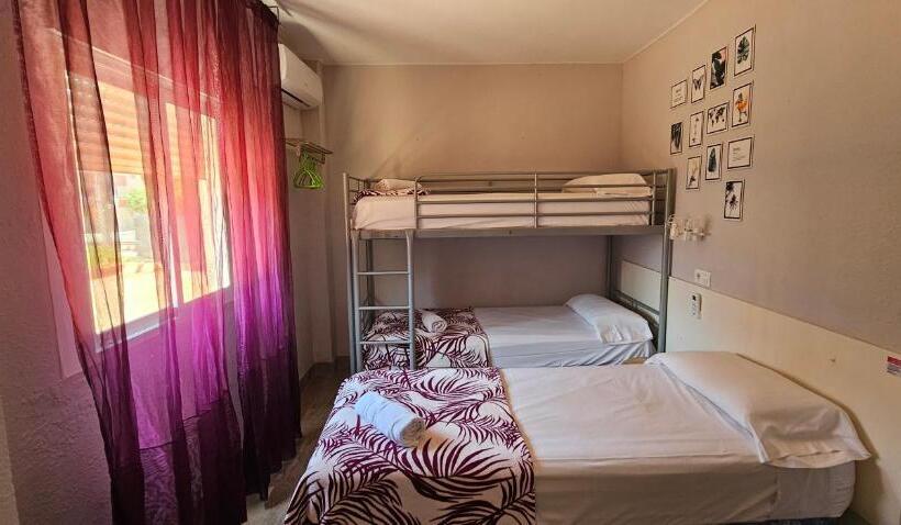 Hostal La Cabaña
