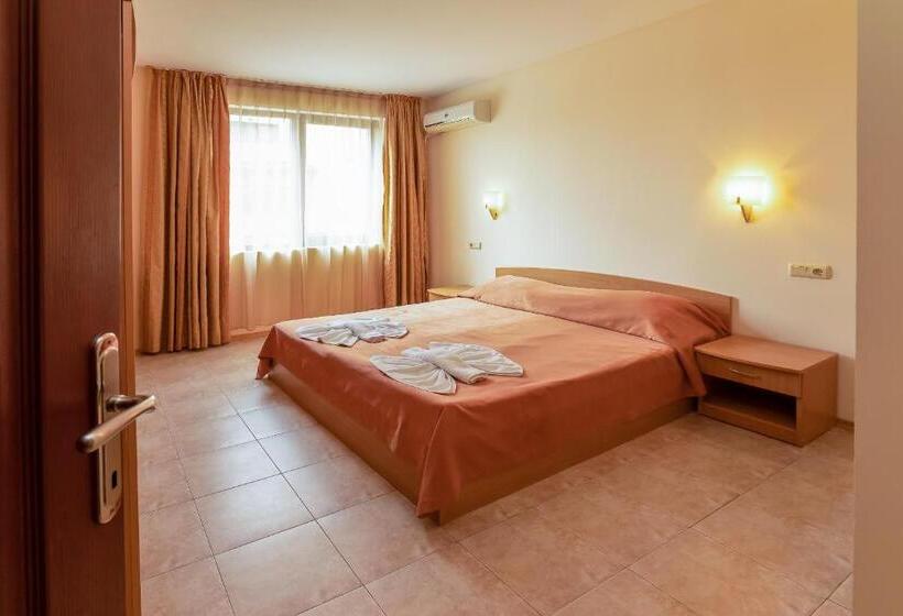هتل Apartment Tourist Complex Rose Village