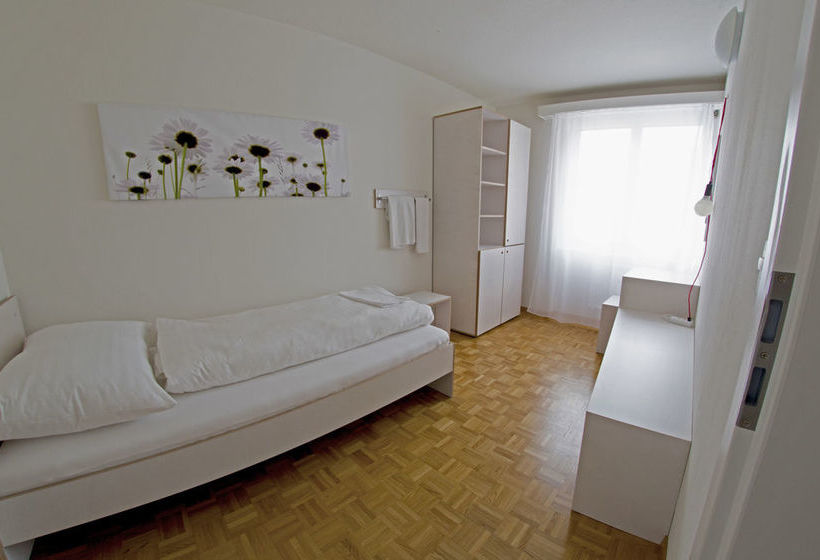 ホテル Easyliving Budget Rooms Lindenstrasse 48