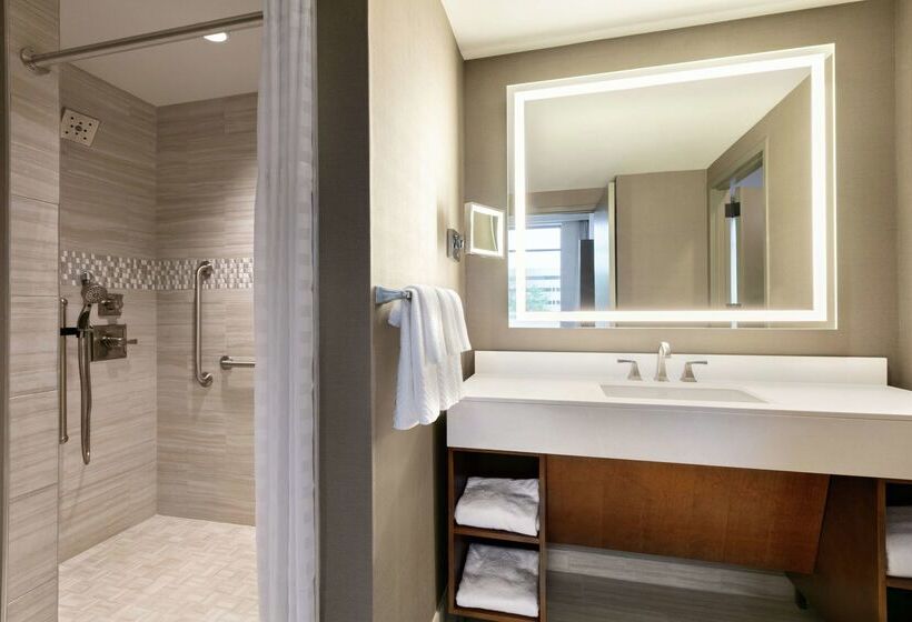 Отель Embassy Suites By Hilton Berkeley Heights