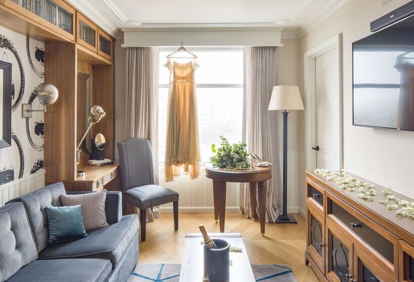 Отель Embassy Suites By Hilton Berkeley Heights