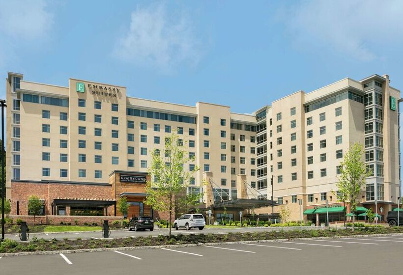 Отель Embassy Suites By Hilton Berkeley Heights
