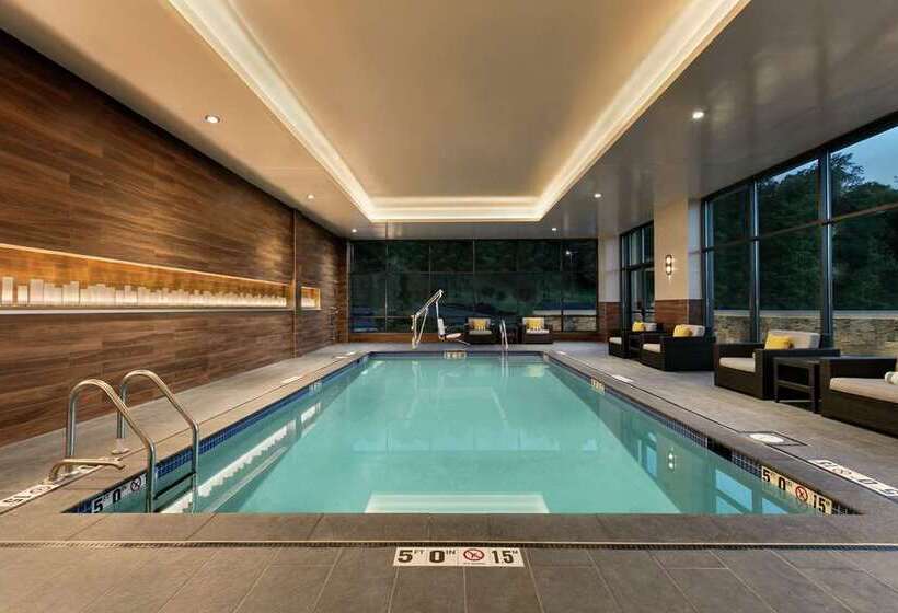 Отель Embassy Suites By Hilton Berkeley Heights