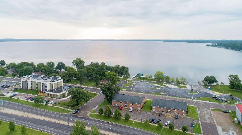 호텔 Hampton Inn Spicer Green Lake