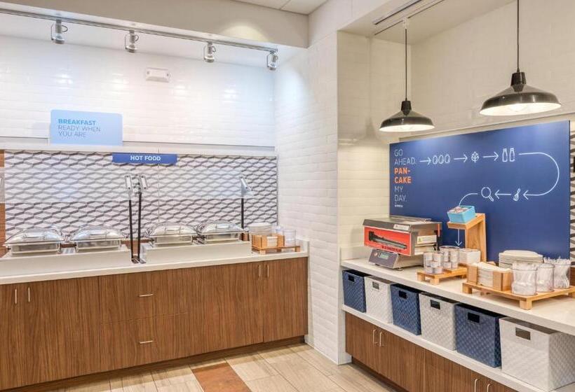 ホテル Holiday Inn Express Troy, An Ihg