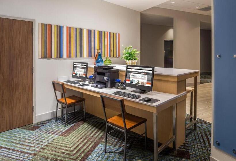 ホテル Holiday Inn Express Troy, An Ihg