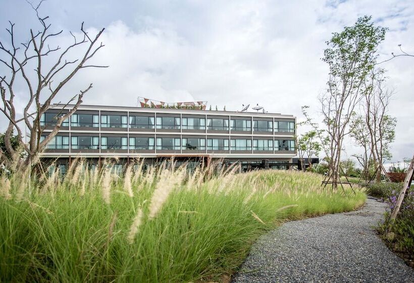 هتل North Hill City Resort  Sha Extra Plus