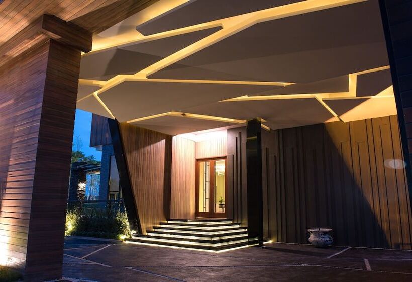 هتل North Hill City Resort  Sha Extra Plus