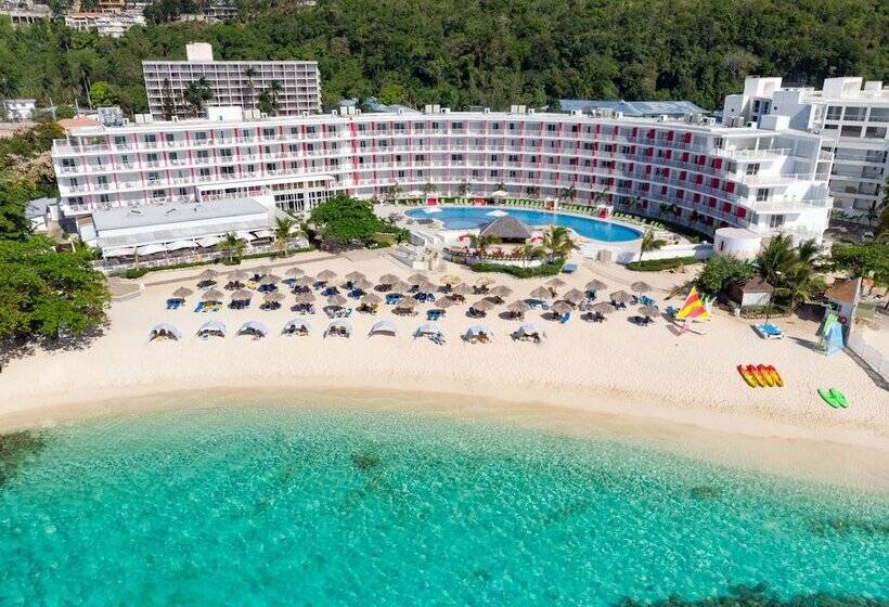 هتل Grand Decameron Cornwall Beach, A Trademark All Inclusive Resort