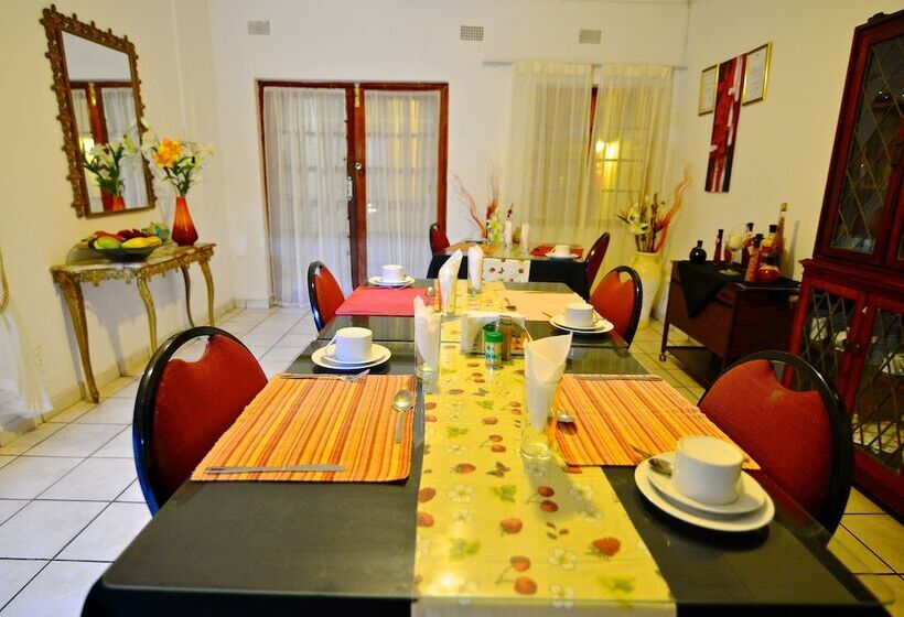 פנסיון Lalamo Guest House