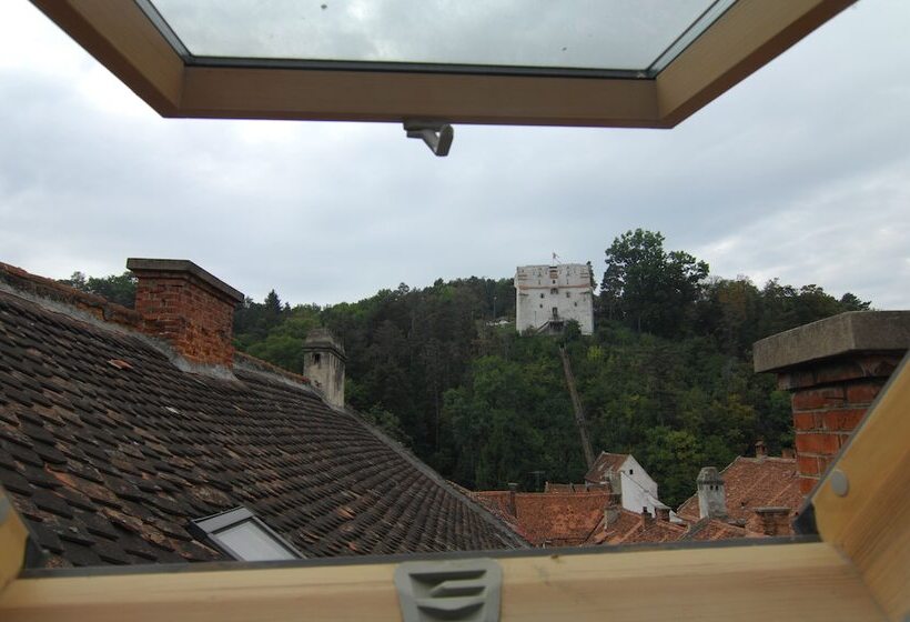 بنسيون Main Square Apartments & More