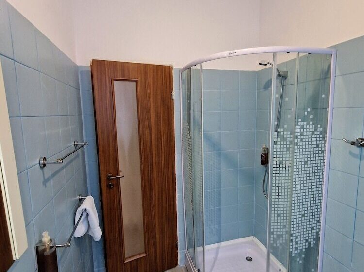 بنسيون Main Square Apartments & More