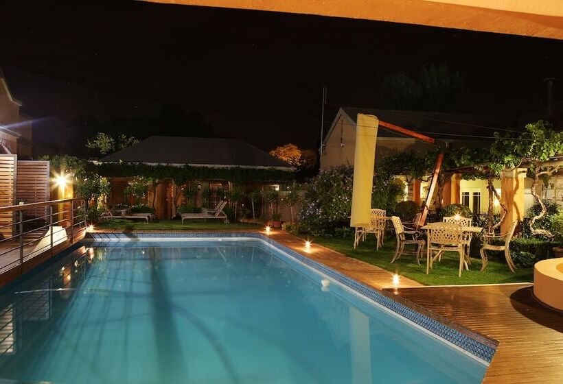 פנסיון Oleander Guest House