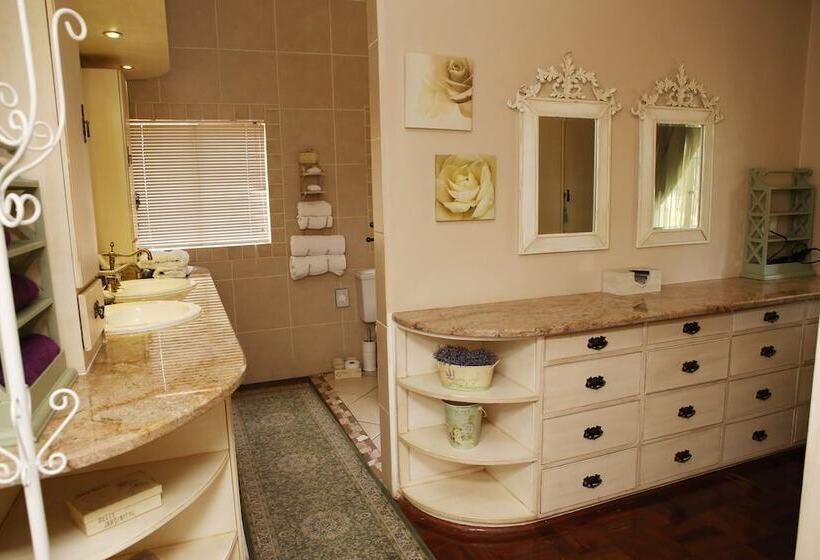 פנסיון Oleander Guest House