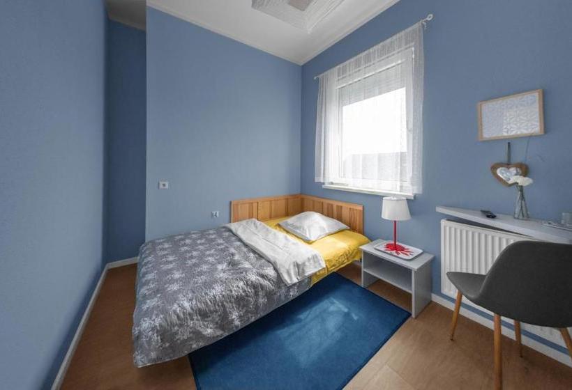 בית מלון כפרי Bed&breakfast Mikunda