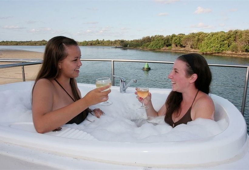 فندق Boyds Bay Houseboat Holidays