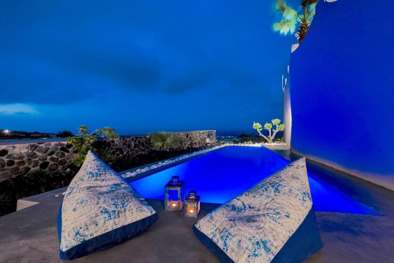 هتل San Marino Suites By Calm Collection