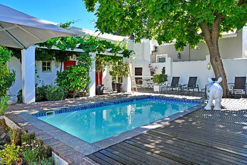 بنسيون Ashbourne Boutique Guest House