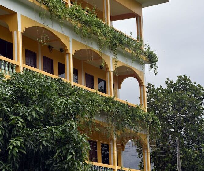 پانسیون Mood Mansion