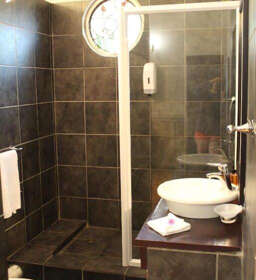 پانسیون Palm Tree Manor