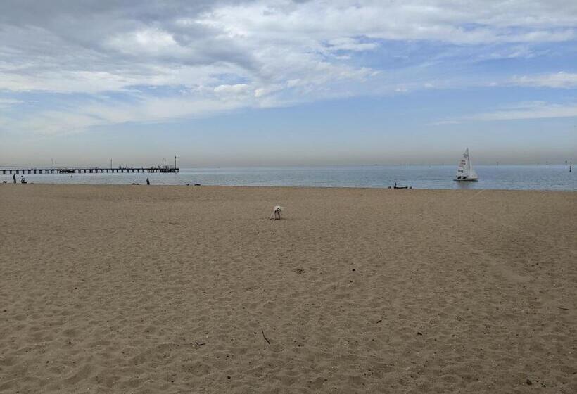 Staycentral   Spacious Seaviews Port Melbourne