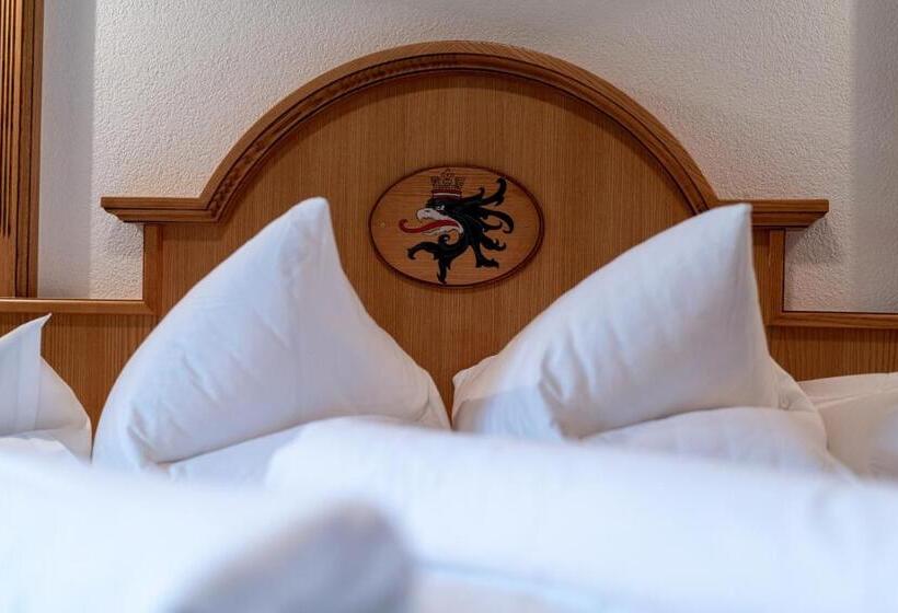 Burghotel Alpenglühn