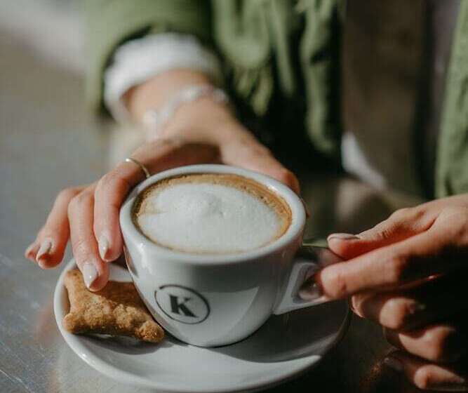 هتل Rocket Rooms Velden