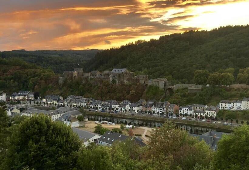 הוסטל Auberge De Jeunesse De Bouillon