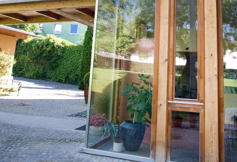 تختخواب و صبحانه Pension Popotnik