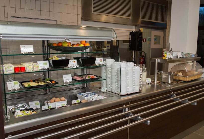 Generation Europe Youth Hostel