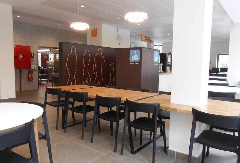 Generation Europe Youth Hostel