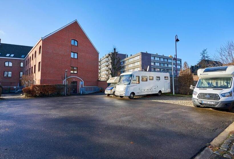 Generation Europe Youth Hostel