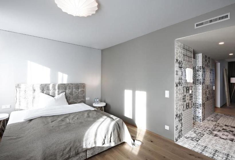 Badhaus   Hotel/restaurant/café