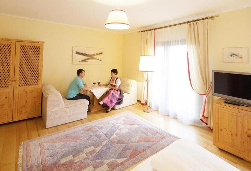 ホテル Gasthof Zur Traube