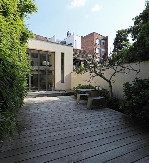 B&b The Patio Houses